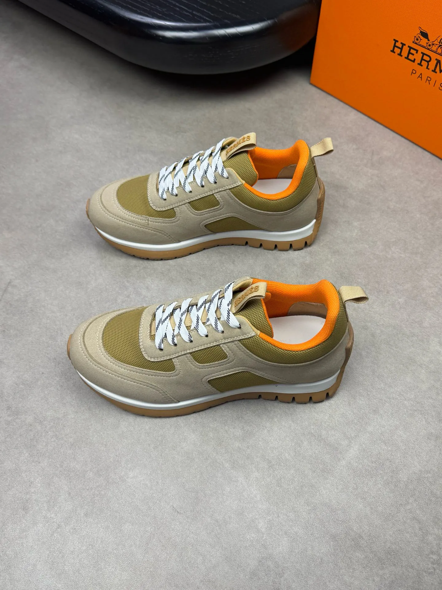 [HERMES] Hermès men's shoes 💰680💰 - high-end quality original items 🔍🔍🔍 casual sports shoes - upper: 🔝 suede environmentally friendly leather, brand high mercerized canvas body with forged ´H´ totem, tongue webbing injection molded brand logo - lining: brand canvas, foot pads; water-dyed cowhide -Outsole: ultra-light T men's shoes 💰U foam; two-color molded outsole -Ultra-high quality control, fine workmanship: highlighted (high-end, extravagance, grade) -Size: 39-44 (38, 45, can be customized)